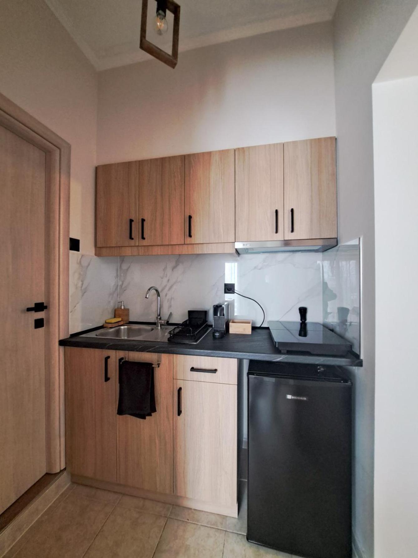 Pnoe Apartments กาโต ลูตรากี ภายนอก รูปภาพ