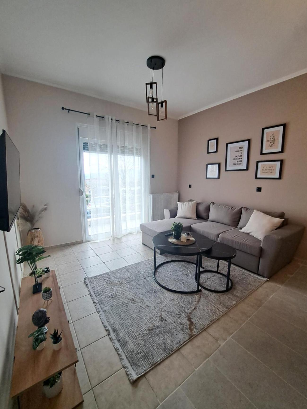 Pnoe Apartments กาโต ลูตรากี ภายนอก รูปภาพ