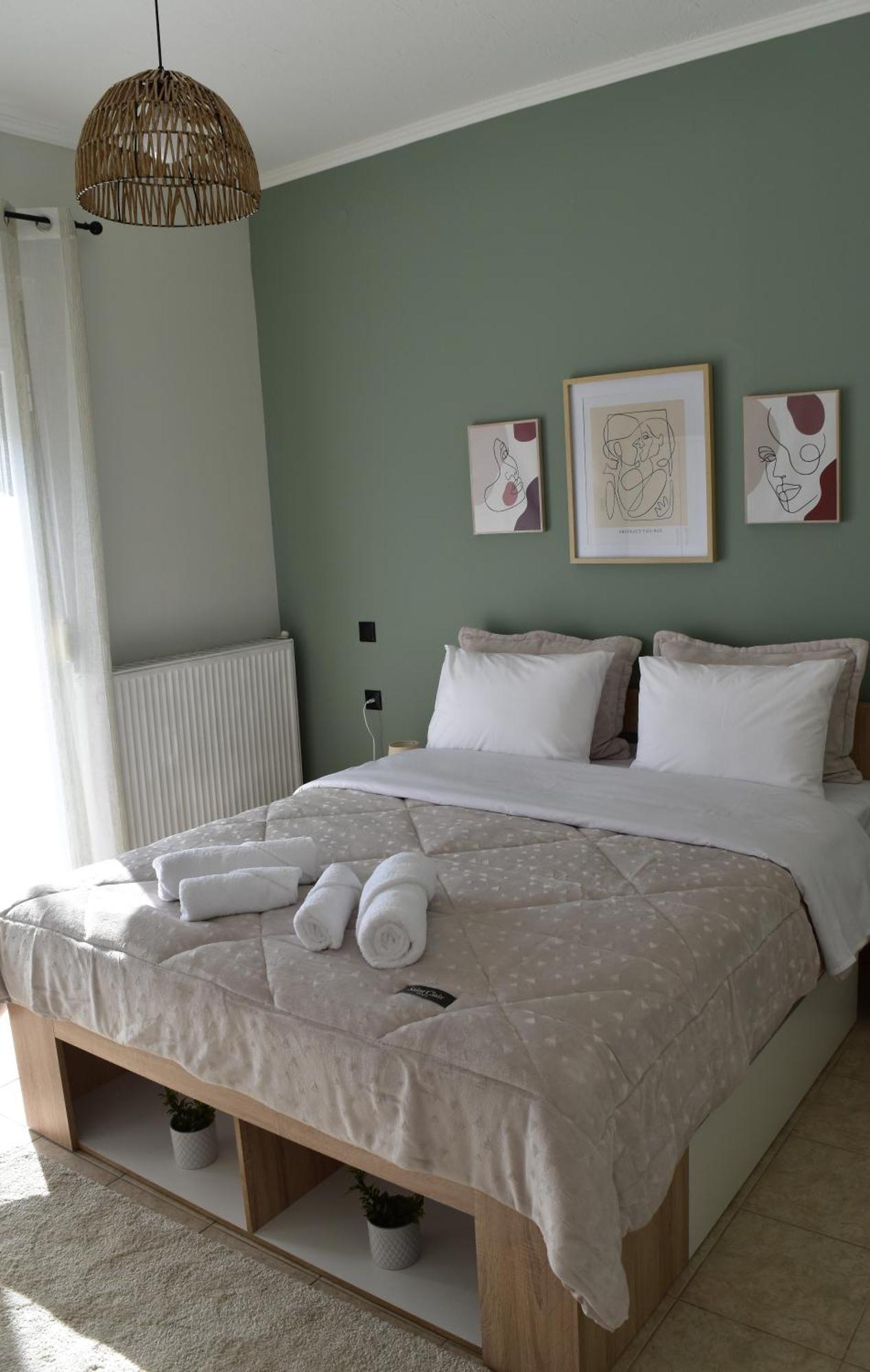 Pnoe Apartments กาโต ลูตรากี ภายนอก รูปภาพ