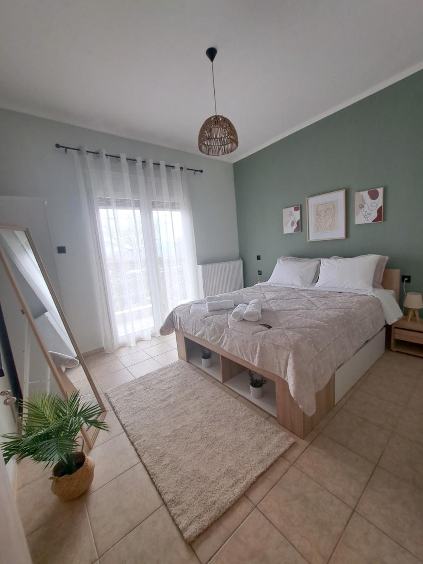 Pnoe Apartments กาโต ลูตรากี ภายนอก รูปภาพ