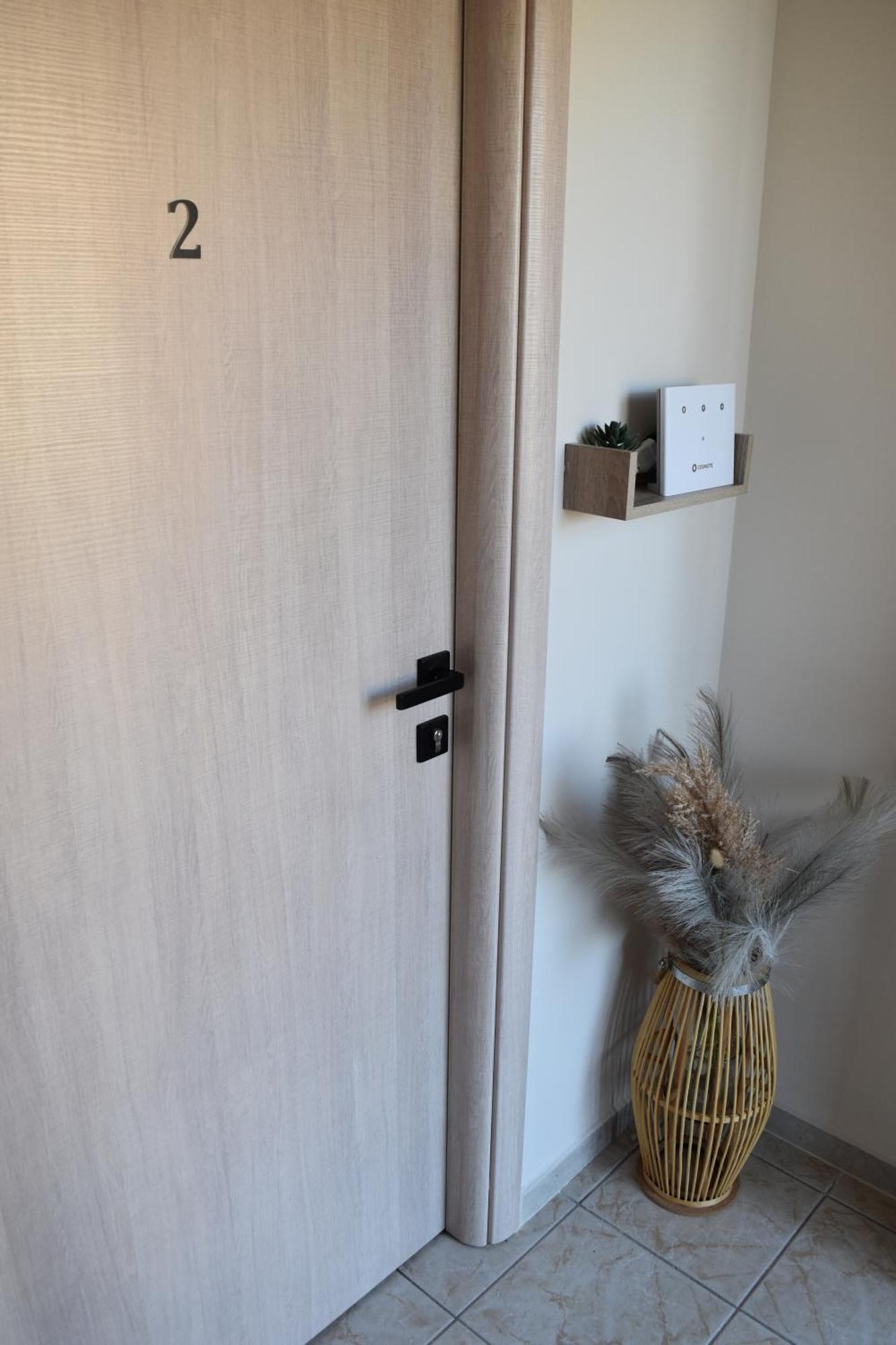 Pnoe Apartments กาโต ลูตรากี ภายนอก รูปภาพ