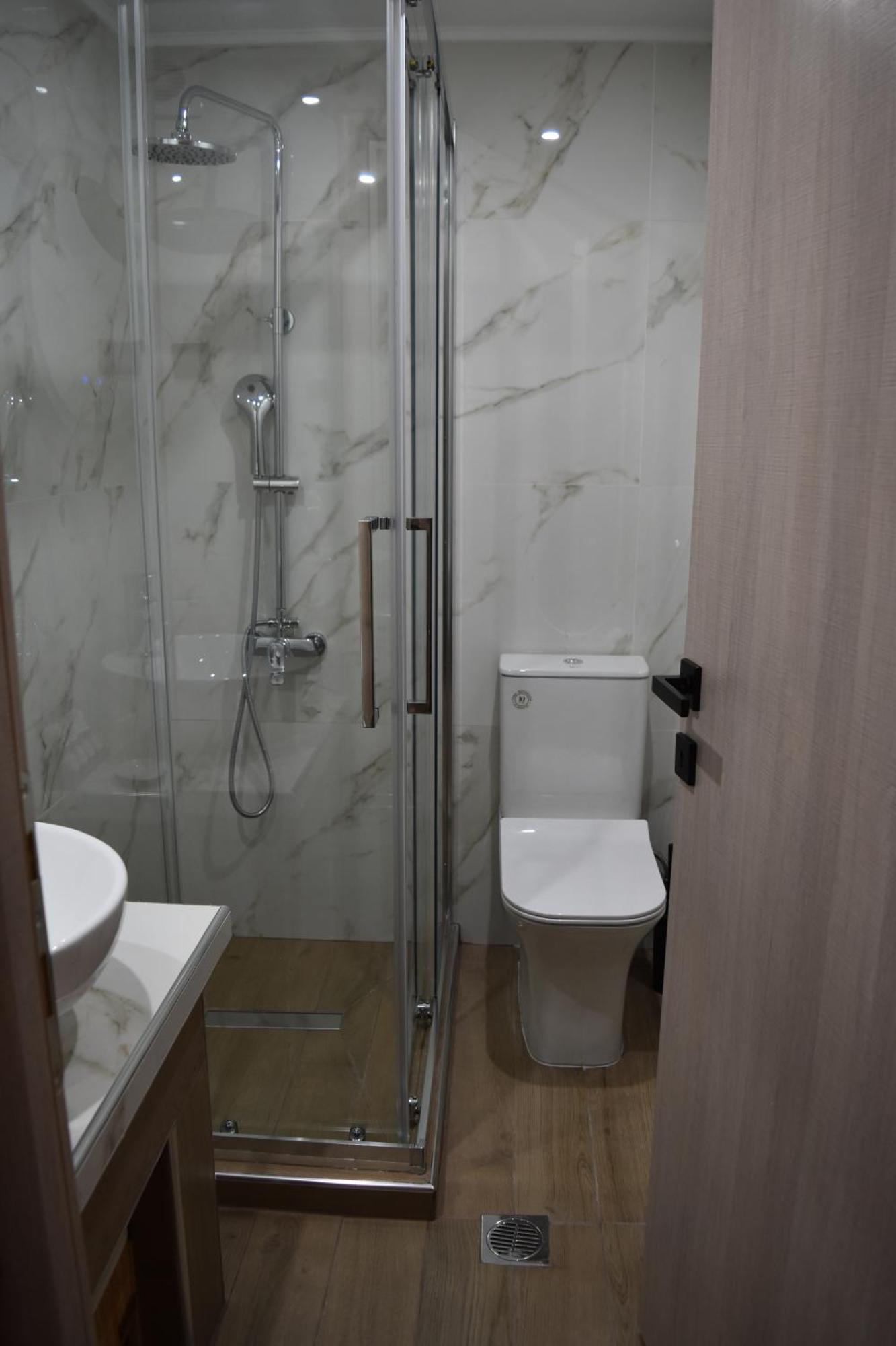 Pnoe Apartments กาโต ลูตรากี ภายนอก รูปภาพ