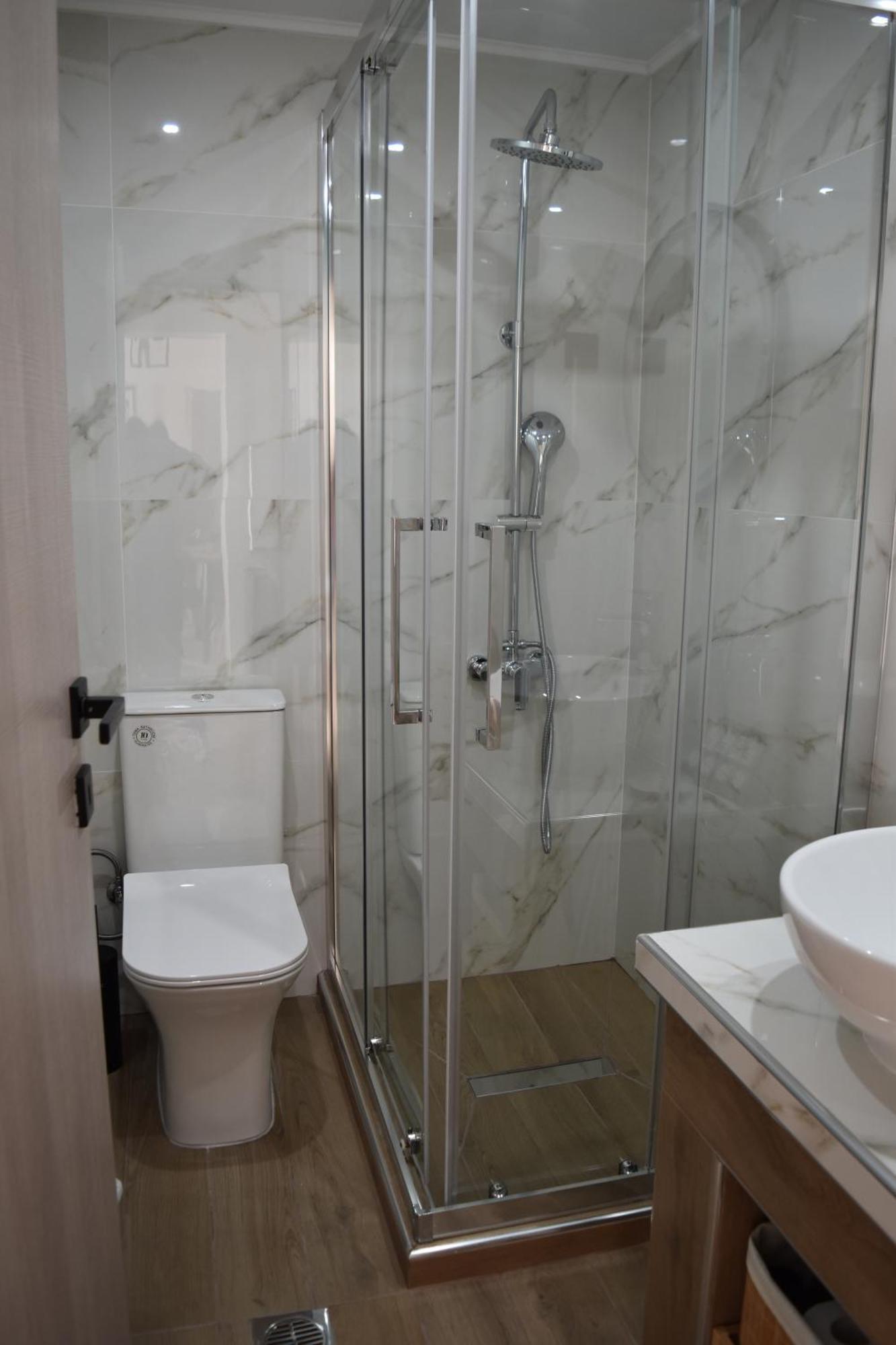 Pnoe Apartments กาโต ลูตรากี ภายนอก รูปภาพ