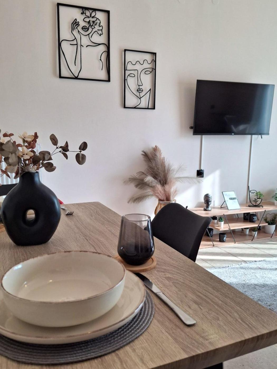 Pnoe Apartments กาโต ลูตรากี ภายนอก รูปภาพ